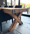 Balken eettafel met houten X poot - Afbeelding 2