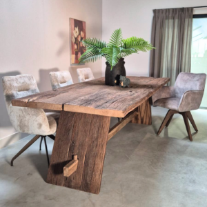 gebinten tafel met stoelen modern landelijk